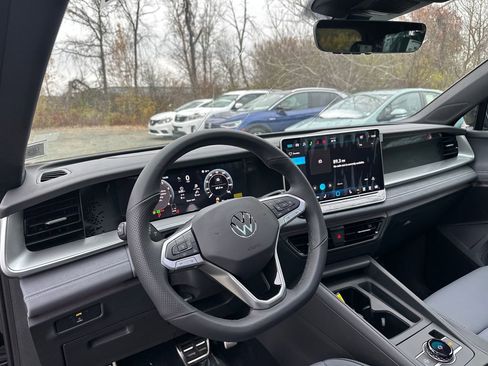 New 2026 Volkswagen Tiguan SE R-Line image 6