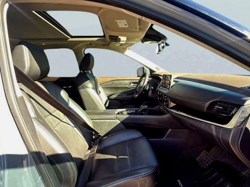 Used 2022 Nissan Rogue SL image 17