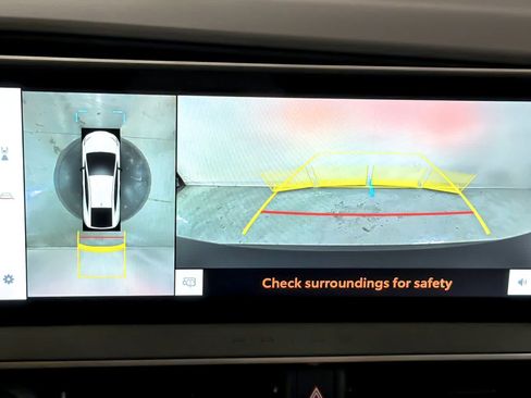 Used 2024 Toyota Prius Prime Premium w/ Advanced Technology Package FWD image 19