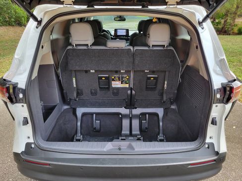 Used 2024 Toyota Sienna XLE image 16