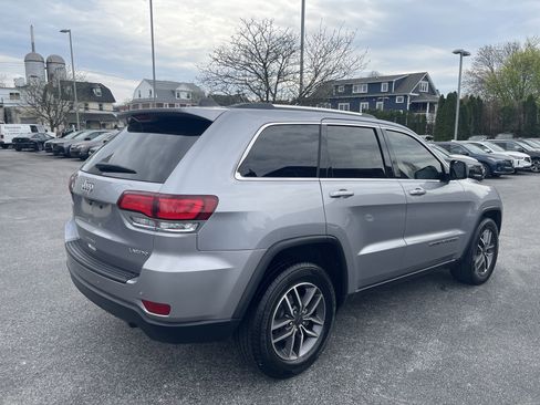 Used 2020 Jeep Grand Cherokee Laredo w/ Laredo X Package image 7