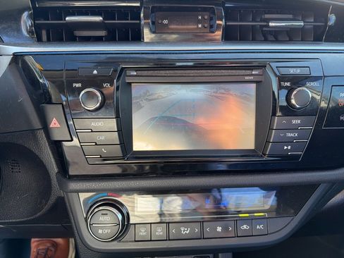 Used 2014 Toyota Corolla S image 19