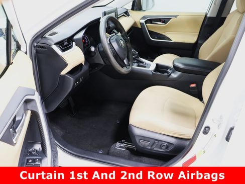 Used 2021 Toyota RAV4 XLE image 14