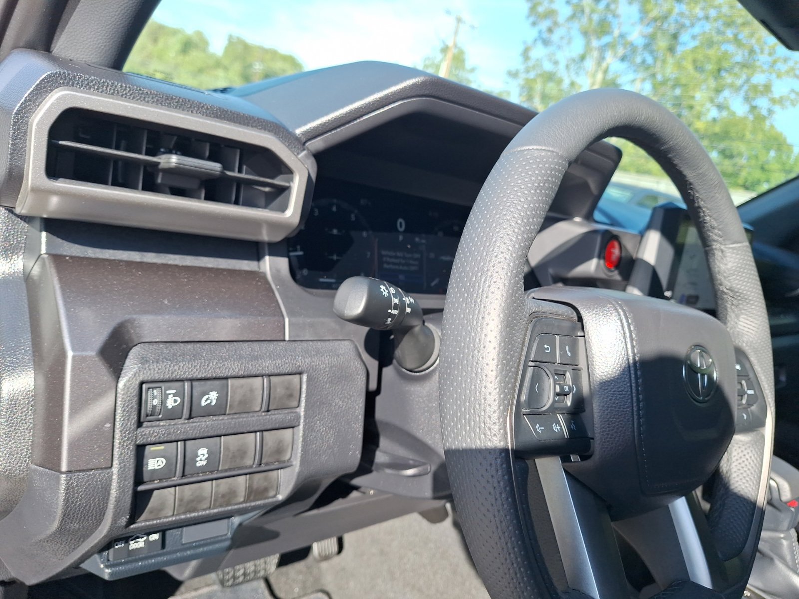 Used 2026 Toyota Tacoma TRD Off-Road AWD/4WD image 19