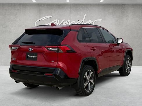 Used 2021 Toyota RAV4 SE w/ Weather & Moonroof Package AWD/4WD image 17