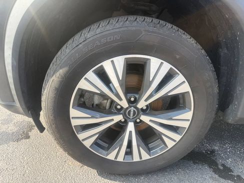 Used 2023 Nissan Rogue SV AWD/4WD image 14