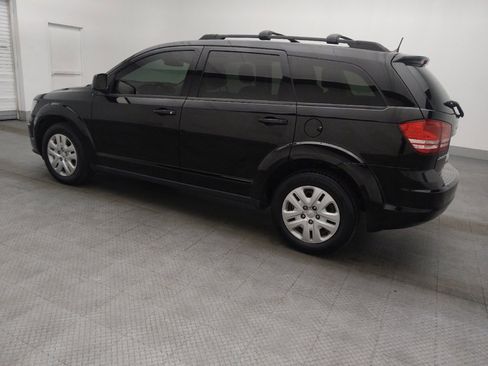 Used 2019 Dodge Journey SE image 3