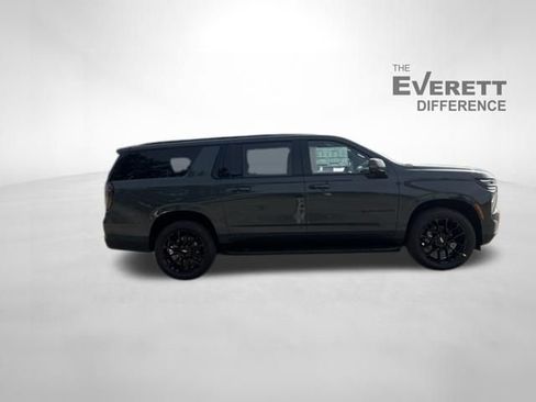 New 2026 Chevrolet Suburban RST AWD/4WD image 8