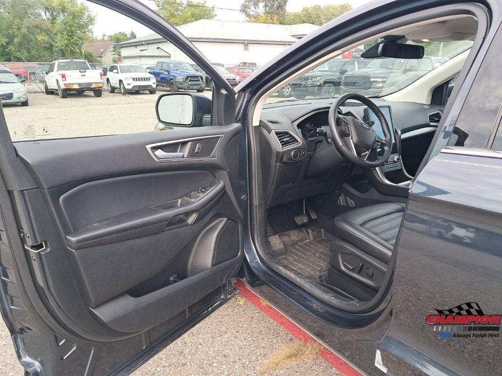 Used 2023 Ford Edge SEL AWD/4WD image 16