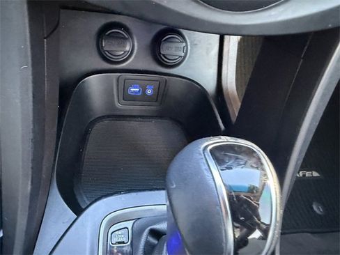 Used 2017 Hyundai Santa Fe Sport image 22