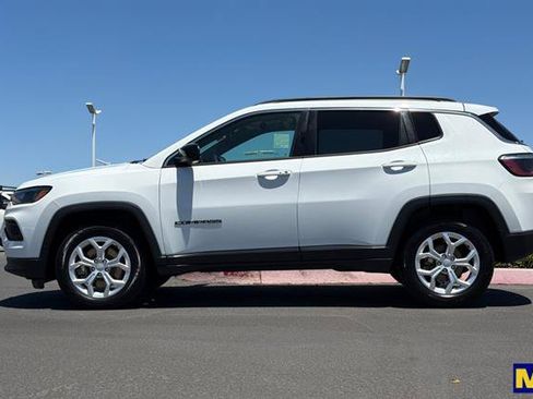 Used 2024 Jeep Compass Latitude AWD/4WD image 7