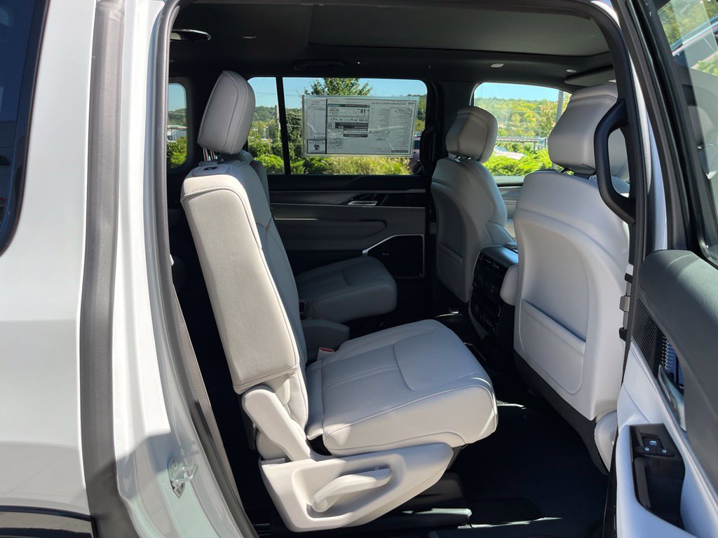 New 2027 Jeep Grand Wagoneer Limited AWD/4WD image 23