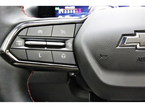 Used 2025 Chevrolet Traverse RS image 13