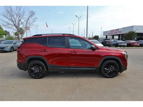 Used 2023 GMC Terrain SLE w/ Driver Convenience Package FWD image 5