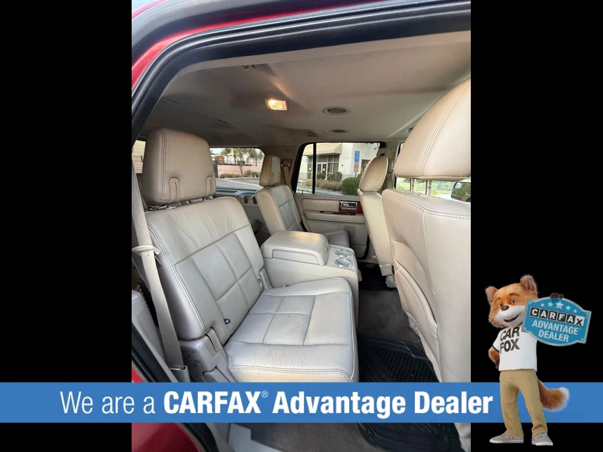 Used 2014 Lincoln Navigator 4WD image 32