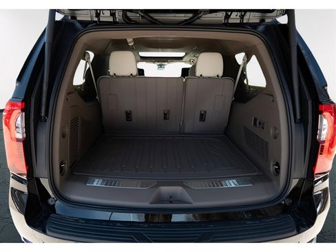 New 2026 GMC Yukon XL Denali w/ Denali Reserve Package image 29
