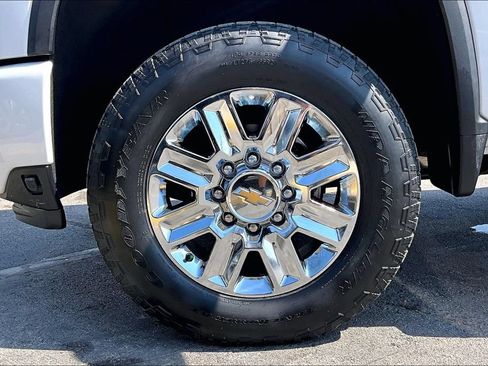 Used 2024 Chevrolet Silverado 2500 High Country AWD/4WD image 34