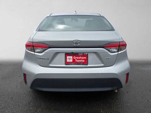 Used 2025 Toyota Corolla LE FWD image 4