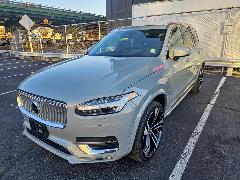 Certified 2025 Volvo XC90 B6 Ultra w/ Protection Package AWD/4WD image 24