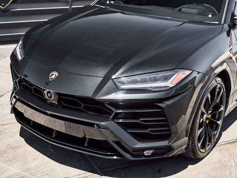 Used 2022 Lamborghini Urus AWD/4WD image 6