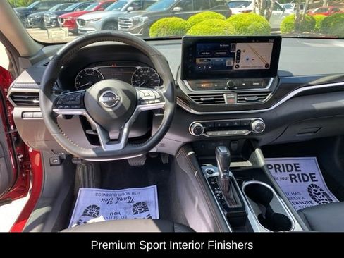 Used 2023 Nissan Altima 2.5 SR w/ SR Premium Package FWD image 8