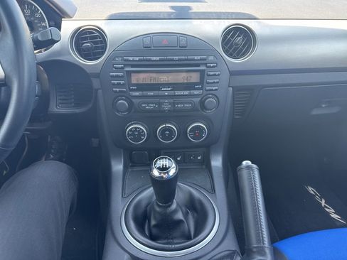 Used 2012 MAZDA MX-5 Miata Grand Touring w/ Premium Pkg RWD image 9