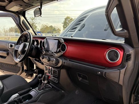 Used 2020 Jeep Gladiator Rubicon w/ Trailer Tow Package AWD/4WD image 36