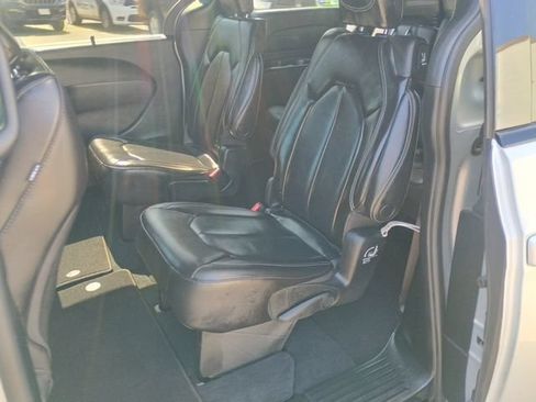 Used 2023 Chrysler Pacifica Touring-L w/ S Appearance Package AWD/4WD image 20