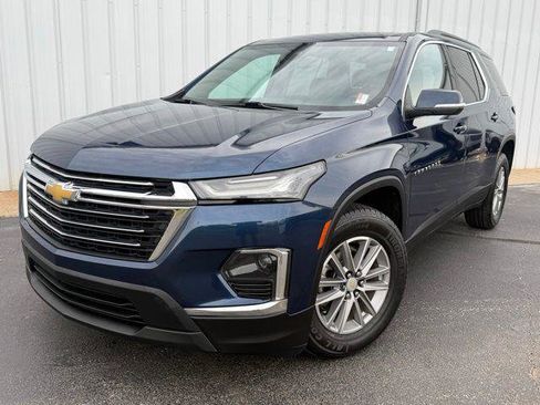 Used 2023 Chevrolet Traverse LT FWD image 1