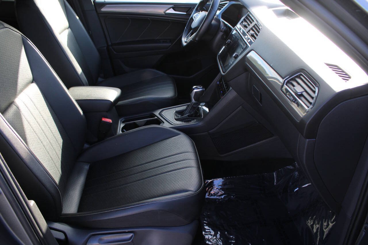 Used 2023 Volkswagen Tiguan SE R-Line FWD image 12