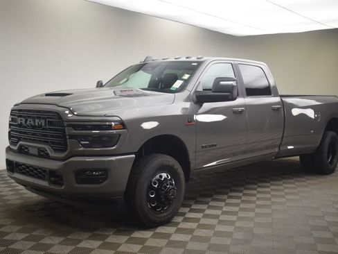New 2026 RAM 3500 Laramie AWD/4WD image 16