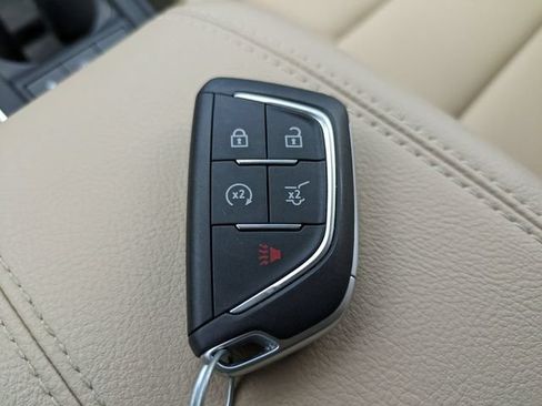 Used 2025 Cadillac XT4 Premium Luxury w/ Cold Weather Package FWD image 29