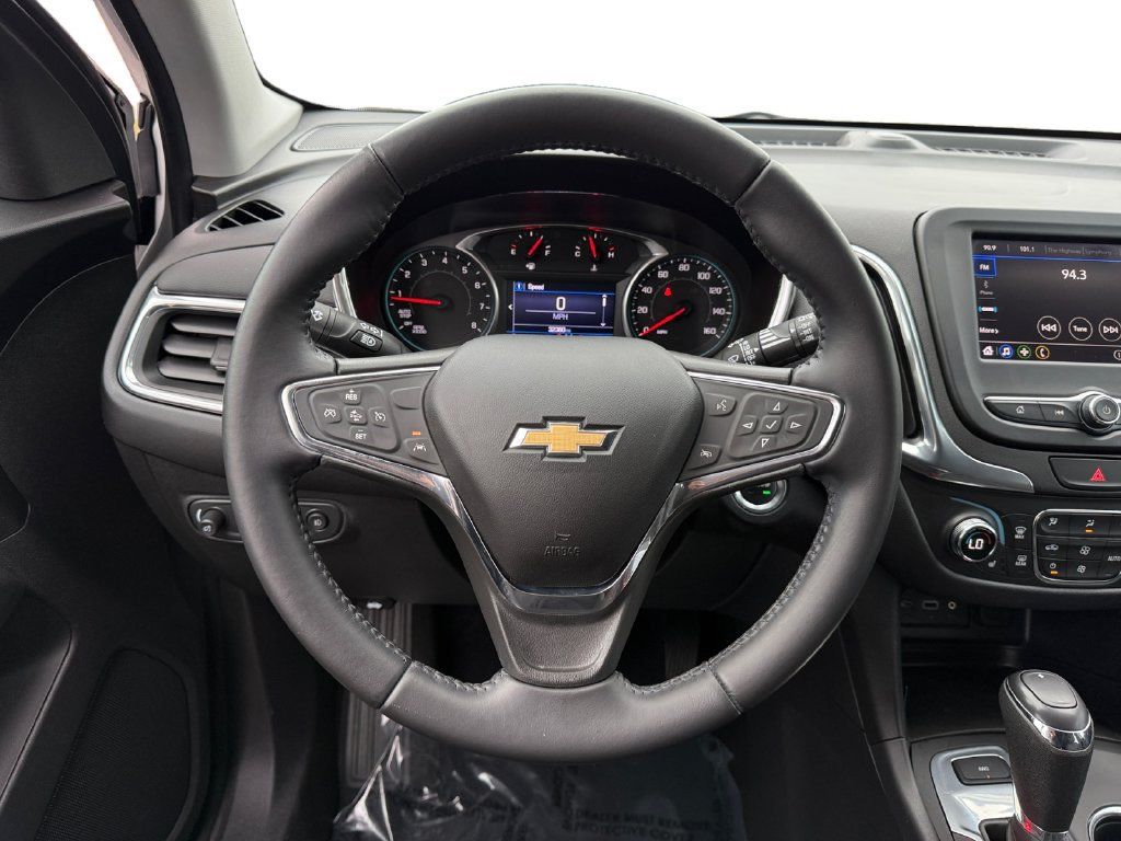 Used 2021 Chevrolet Equinox LT AWD/4WD image 12