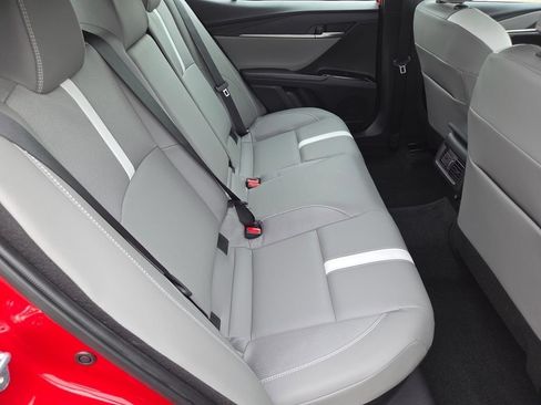 Used 2025 Toyota Camry SE FWD image 5