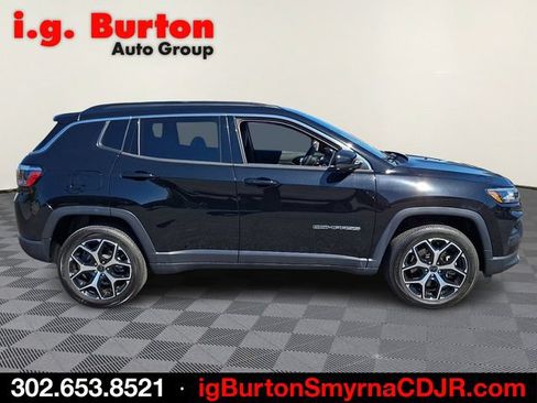 Used 2025 Jeep Compass Limited AWD/4WD image 7