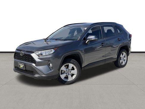 Used 2021 Toyota RAV4 XLE w/ Convenience Package FWD image 1