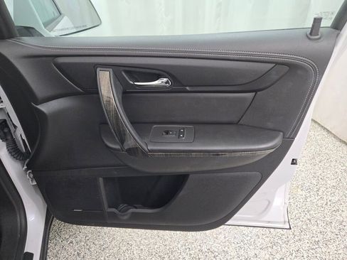 Used 2017 GMC Acadia Limited SLT image 6