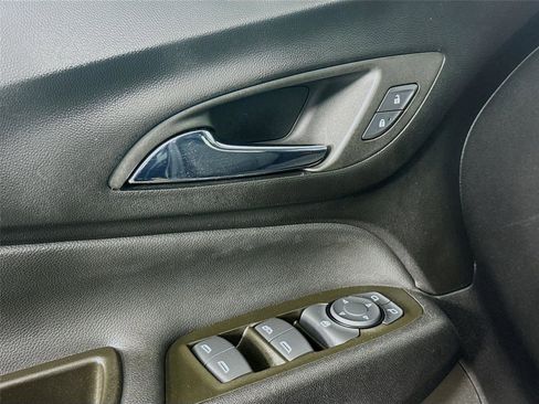 Used 2023 Chevrolet Equinox LT image 18