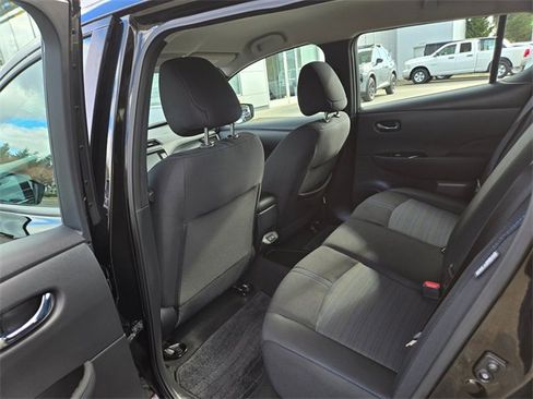 Used 2022 Nissan Leaf SV image 17