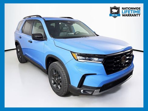 New 2025 Honda Pilot TrailSport image 1