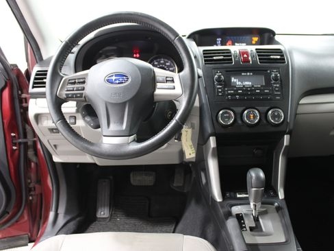 Used 2014 Subaru Forester 2.5i Limited AWD/4WD image 2