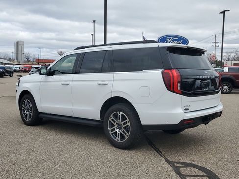 Certified 2025 Ford Expedition Active AWD/4WD image 4