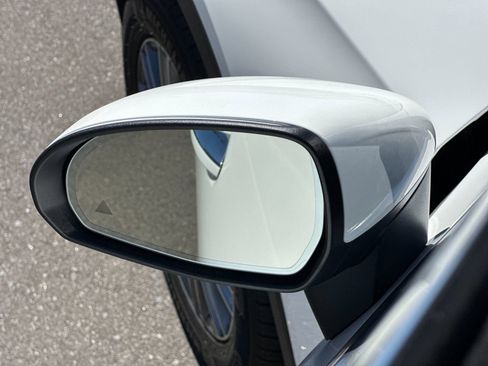 Certified 2025 Mercedes-Benz GLC 300 image 10