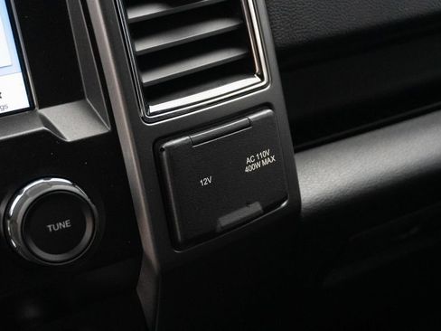 Used 2019 Ford F150 XLT w/ Equipment Group 302A Luxury AWD/4WD image 32