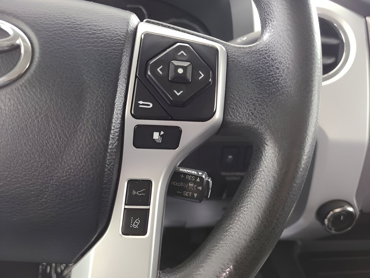 Used 2019 Toyota Tundra SR5 w/ TRD Off Road Package AWD/4WD image 27