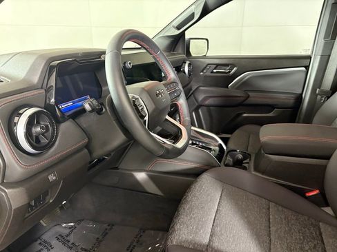 Used 2025 Chevrolet Colorado Z71 image 20