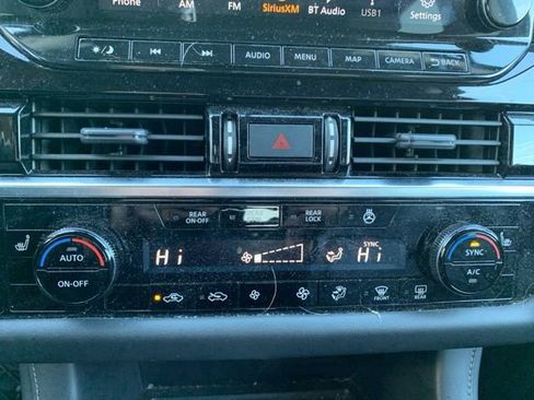 Used 2023 Nissan Pathfinder SL image 21