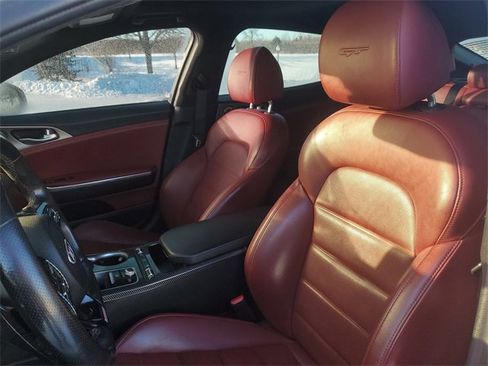 Used 2019 Kia Stinger GT2 image 18