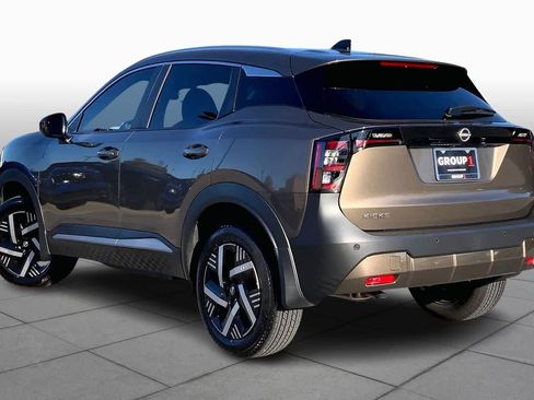 Used 2026 Nissan Kicks SV image 11