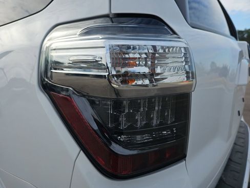 Used 2021 Toyota 4Runner SR5 Premium image 37